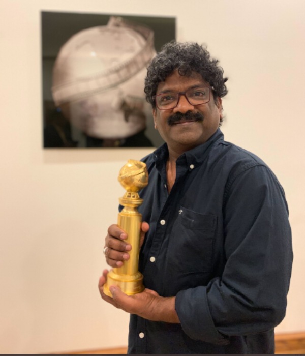  கோல்டன் குளோப் விருதை பெற்றுக்கொண்ட சந்திரபோஸ்