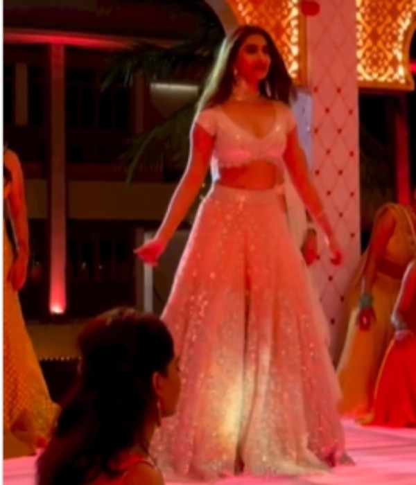 சம்பளத்தை குறைத்த பூஜா 