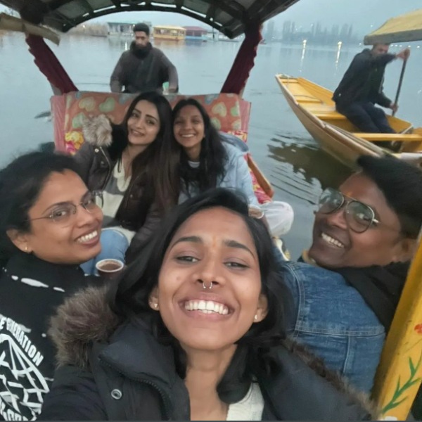 த்ரிஷா படகு சவாரி 