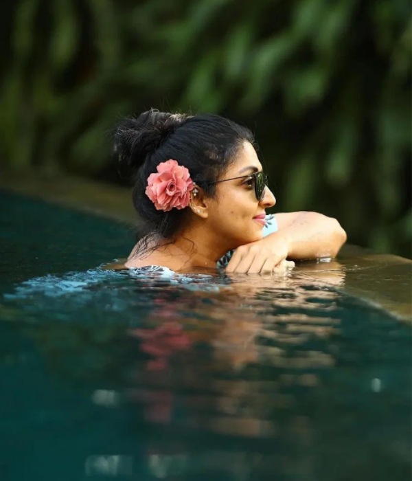 எதிர்நீச்சல் சீரியலில் எதிர்நீச்சல் சீரியலில்