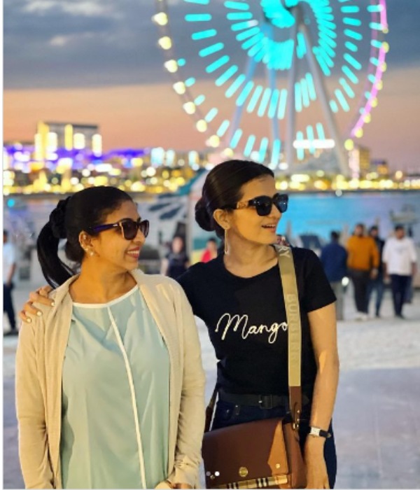 நீச்சல் உடையில் பிரியதர்ஷினி நீச்சல் உடையில் பிரியதர்ஷினி