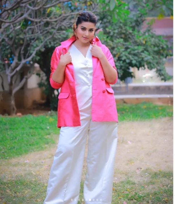 நடிகை ஸ்நேகா 