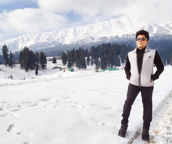 காஷ்மீரில் சரவணன் 