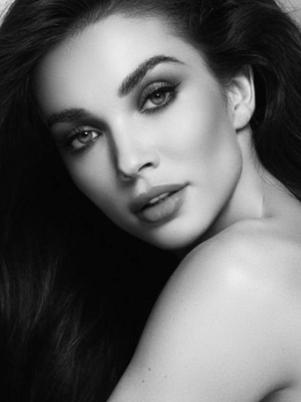 டாப்லெஸ் போட்டோ