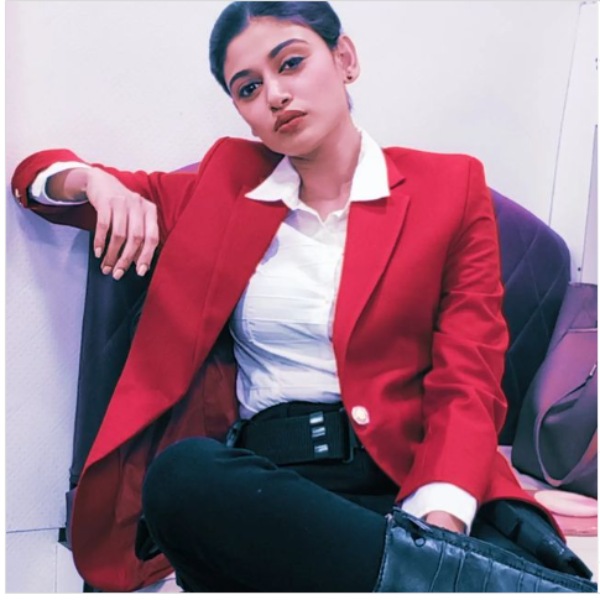 நடிகை ஓவியா 