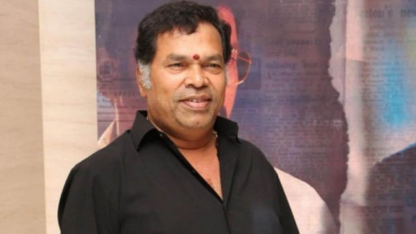 இறுதி அஞ்சலி செலுத்திய ரசிகர்கள் இறுதி அஞ்சலி செலுத்திய ரசிகர்கள்