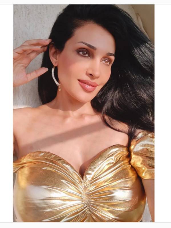 கொடுமைப்படுத்தினார்