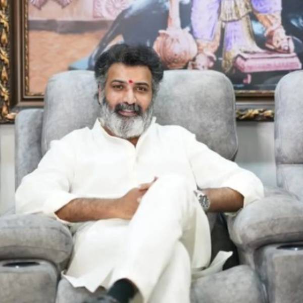 மயங்கி விழுந்தார் மயங்கி விழுந்தார்