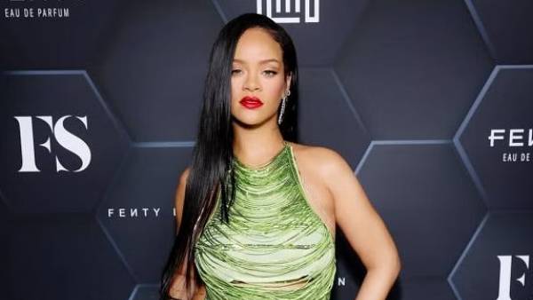 பல விருதுகளை பெற்றார்