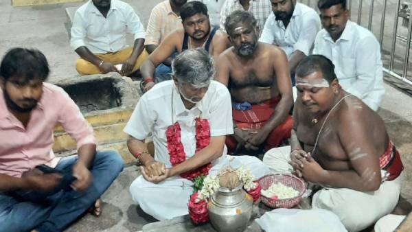 விஜய்க்கும், எஸ்.ஏ.சந்திரசேகருக்கும் பிரச்னை? 