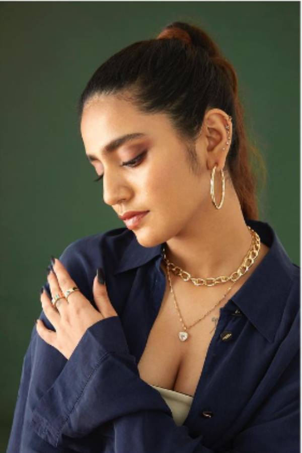 அடுத்த படங்களில் 