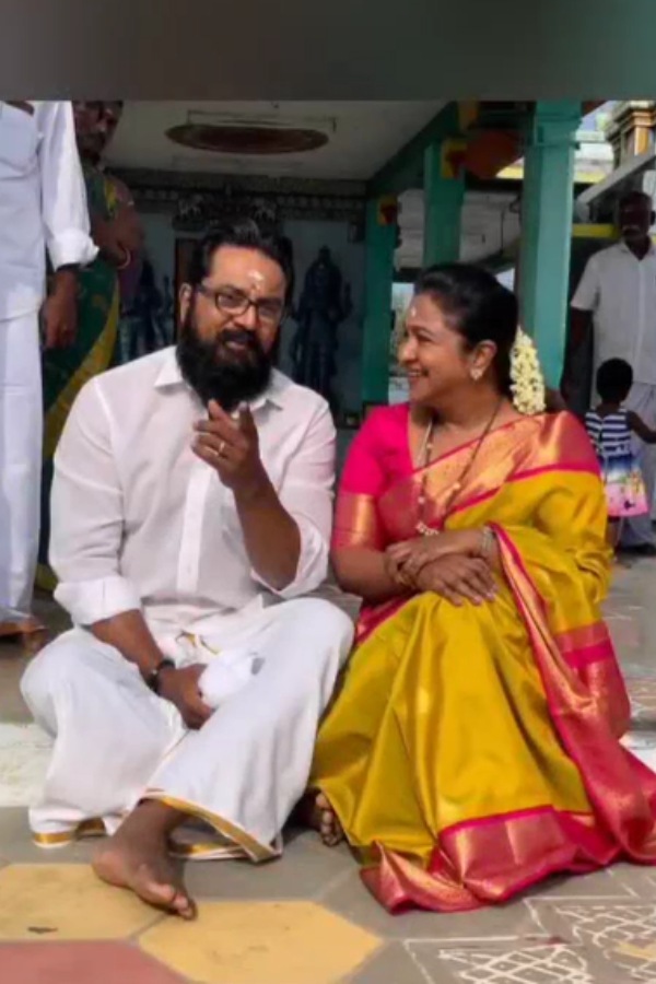 ராதிகாவுடன் திருமணம் 