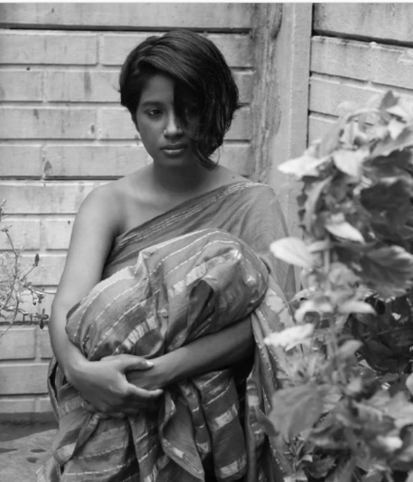 ஜாக்கெட் அணியாமல் 