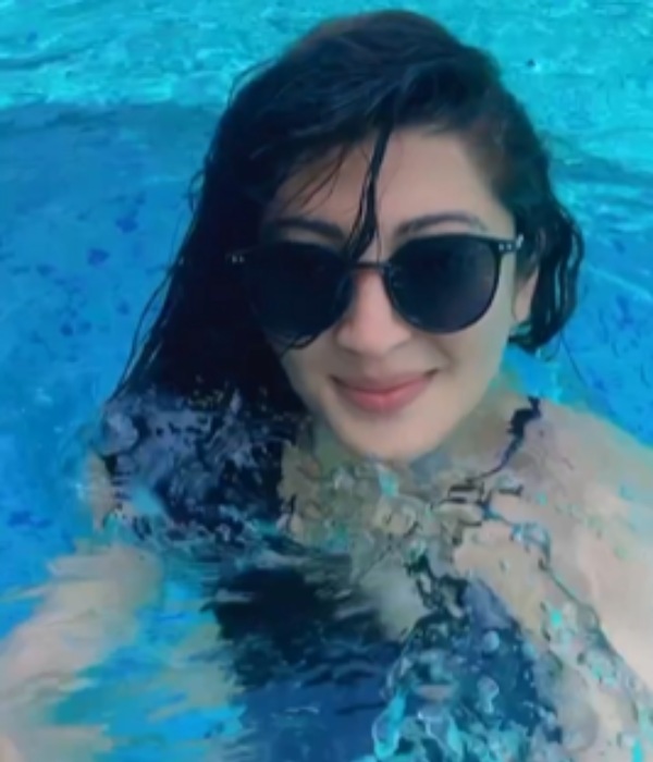 கவர்ச்சி விருந்து 