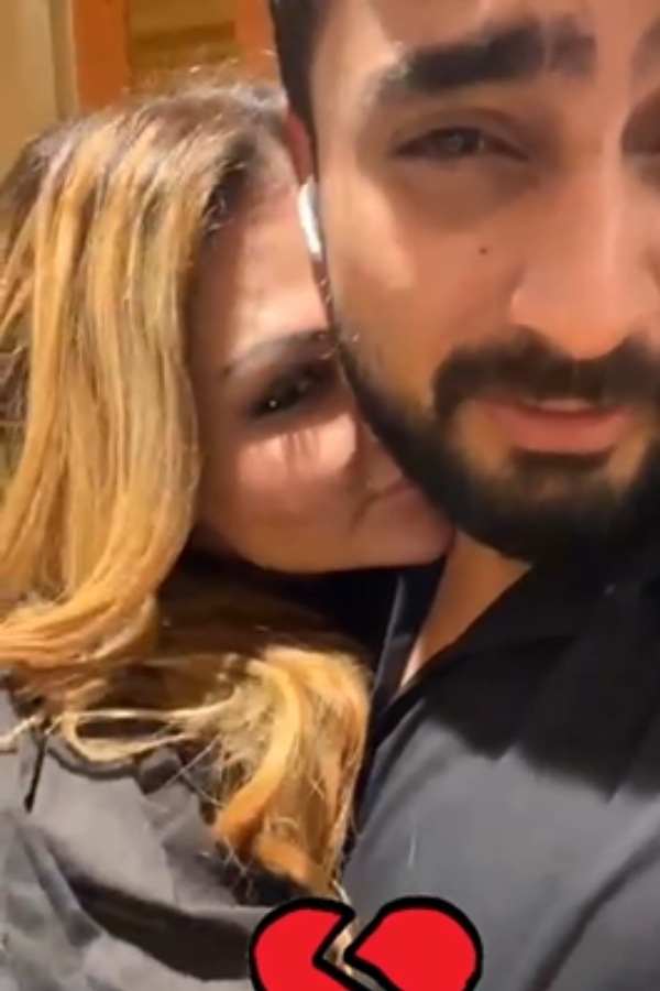 நிர்வாண வீடியோவை விற்றுள்ளார்