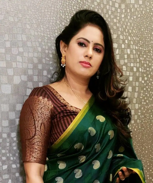 பயில்வானை வைத்து செய்த ரேகா நாயர் பயில்வானை வைத்து செய்த ரேகா நாயர்