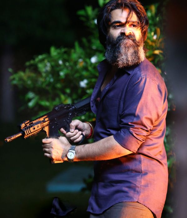  ஏ.ஆர் அமீன் குரலில் பாடல்