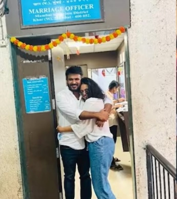 ஸ்வரா பாஸ்கர் 