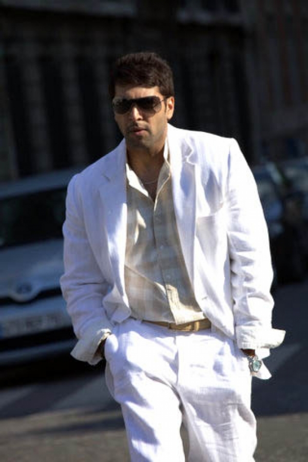 எங்கேயும் காதல் 