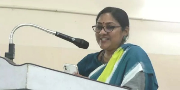 சிறப்பான பெண்களுக்கு விருதுகள்