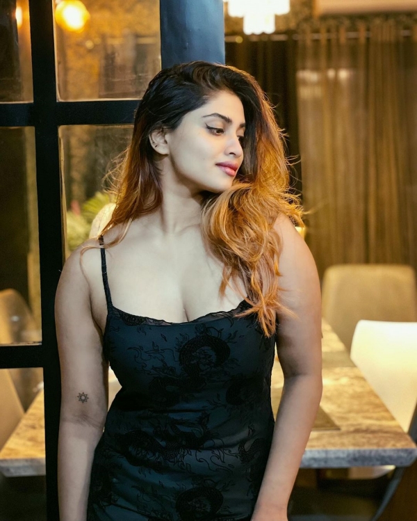 சின்னத்திரை ஷிவானி 