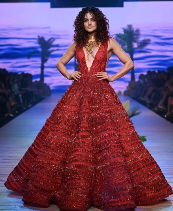 ஏராளமான படங்களில்