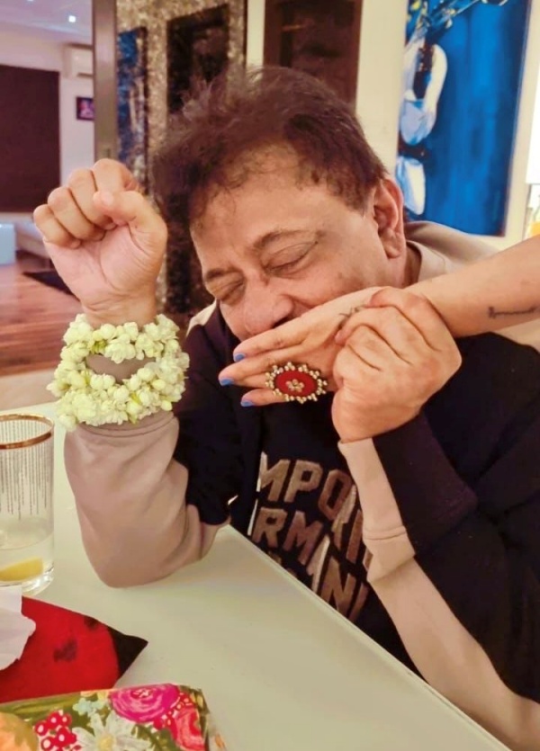 கடுமையான விமர்சனம்