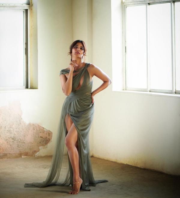  ஜூம் பண்ணுவீங்கன்னு தெரிஞ்சு தான் 