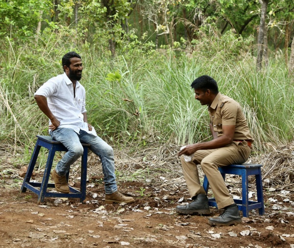 எதிர்பார்ப்பில் ரசிகர்கள்