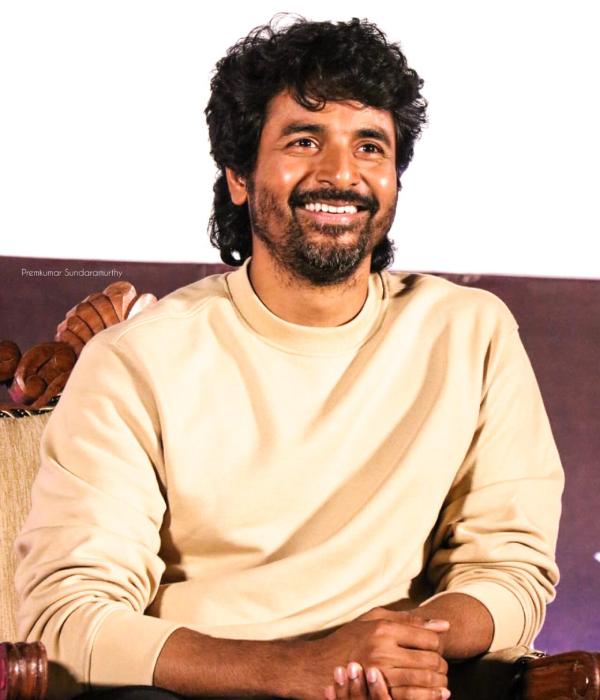 விஜய்யை அவாய்டு பண்ணுகிறாரா சிவகார்த்திகேயன் 