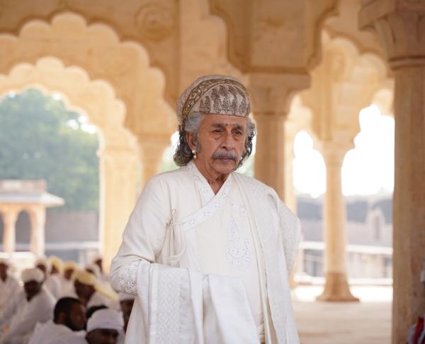 நசீருதீன் ஷா பேரரசர் அக்பர்