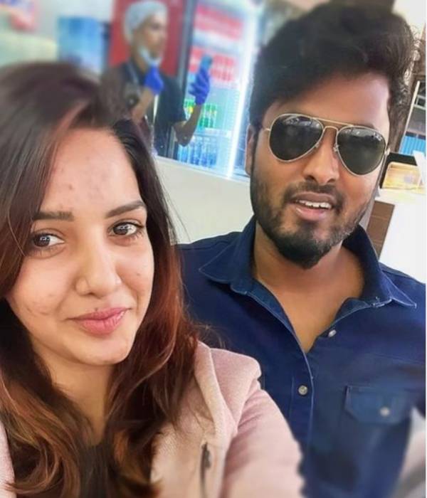 டைட்டிலை வென்ற ஜோடி 