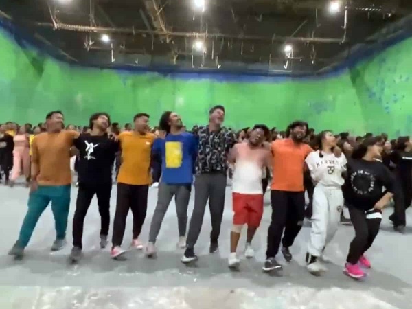 நாட்டு நாட்டு பாடலுக்கு பிரபுதேவாவின் ஆட்டம்