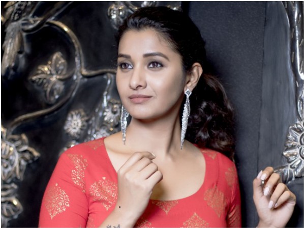 கைவசம் 5 படங்கள் 