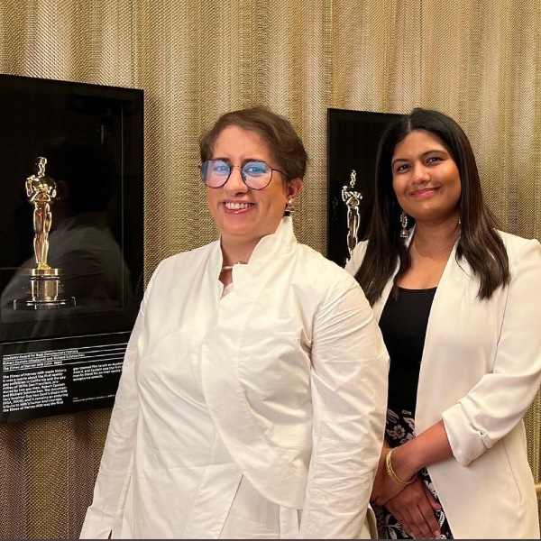 இரண்டு பெண்கள் சாதித்து இருக்கிறோம்