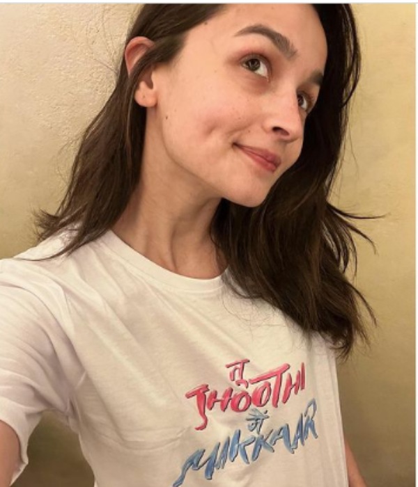 கணவர் படத்துக்கு மட்டும் 