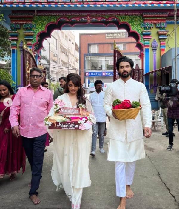 கோவிலில் சாமி தரிசனம்