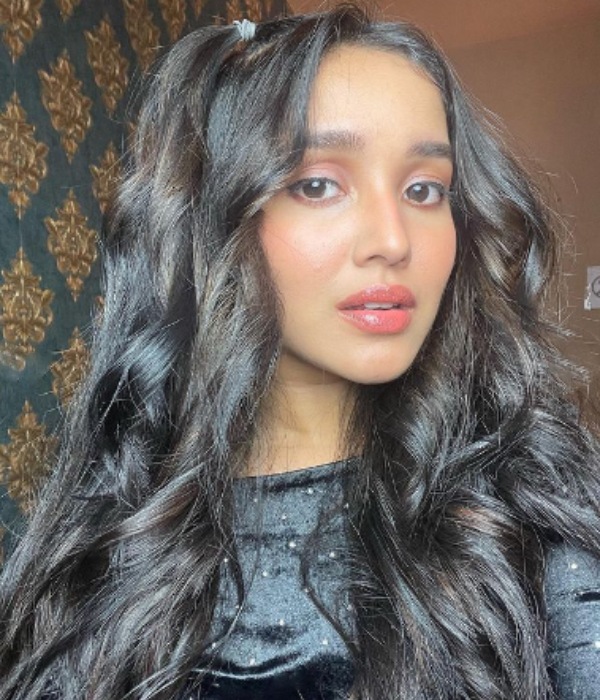 நடிகை அனிகா சுரேந்தர் நடிகை அனிகா சுரேந்தர்