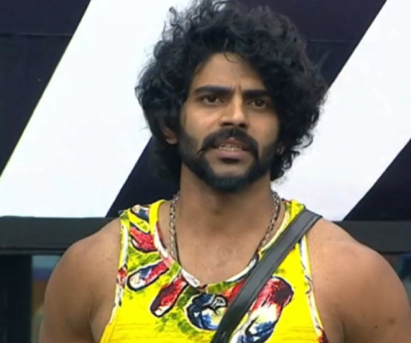 பெண்ணை ஏமாற்றினாரா பாலா 