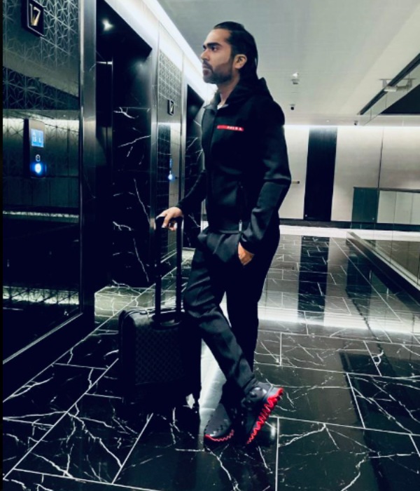 மீண்டும் லுக்கை மாற்றிய சிம்பு