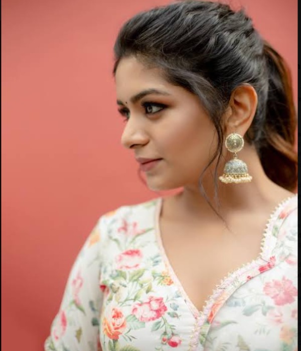 ஜோடி யார் தெரியுமா?