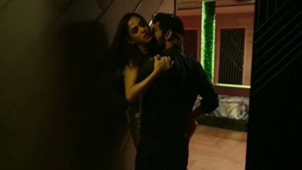 மொரட்டு முத்தம்