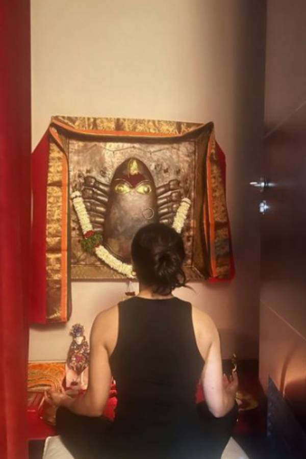 அடுத்தடுத்த கமிட்மெண்ட்கள்