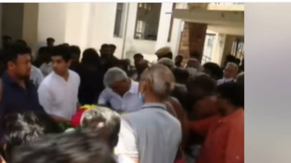 அஜித் கட்டியணைத்து ஆறுதல்