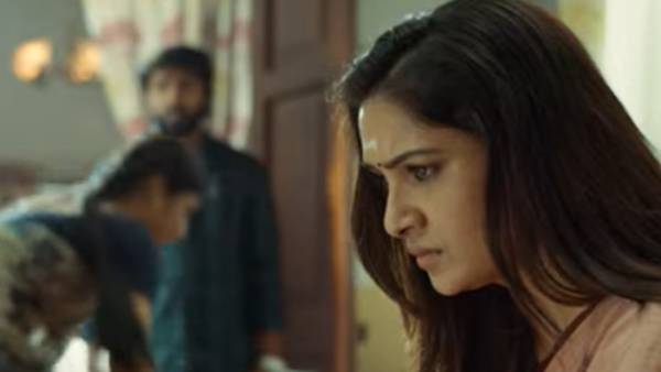 கழுகு போல சுற்றும் அரசியல் கட்சிகள்