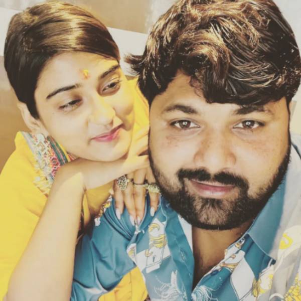 காதலரை அறிமுகப்படுத்தினார்