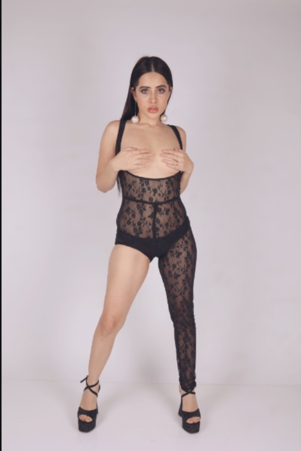 கையை வைத்து மறைத்து கையை வைத்து மறைத்து