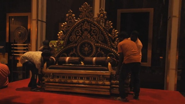  ரசிகர்களுக்கான சோழ சிம்மாசனம்