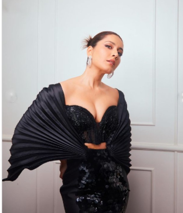 அழகு தூக்கலா இருக்கு 