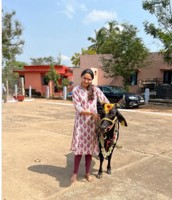 சமூக வலைதளங்களில் ஆக்டிவ் 